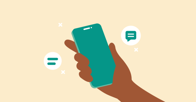 Ilustração de uma mão segurando um celular verde com logotipos de mensagem de texto e SMS ao redor
